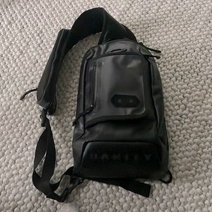Oakley waterproof shoulder bag
